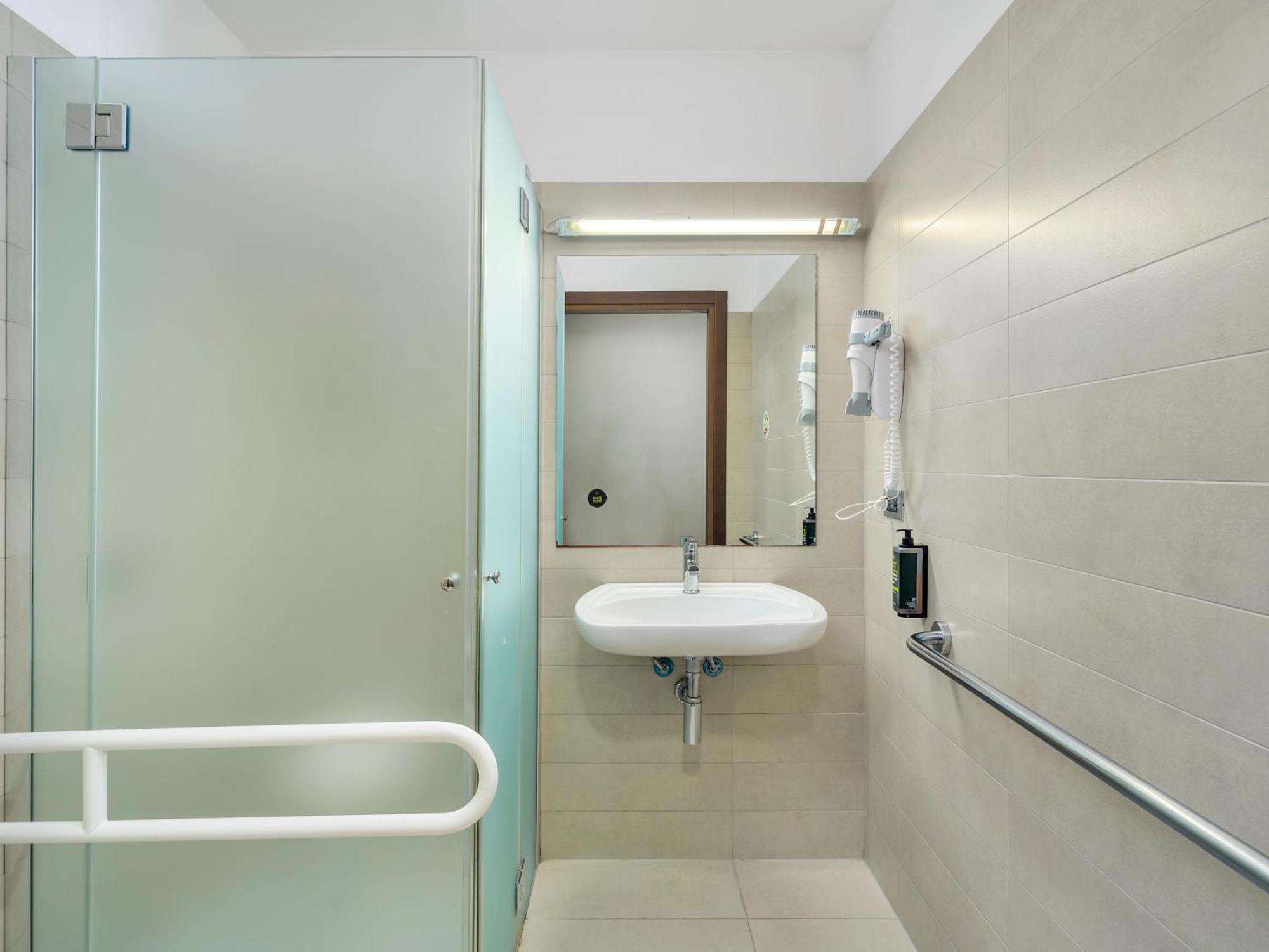 B&B Hotel Milano-Monza Exterior photo